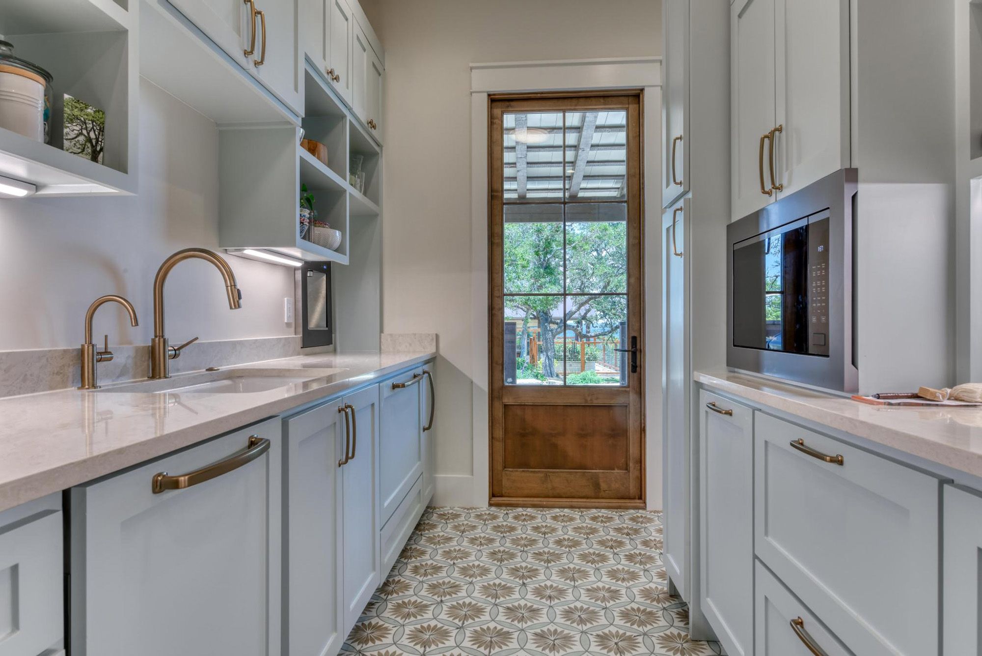 This gorgeous home has 7 bedrooms, 7 ensuite bathrooms, 2- ½ baths and a 4-car garage, Waring, Welfare, Texas