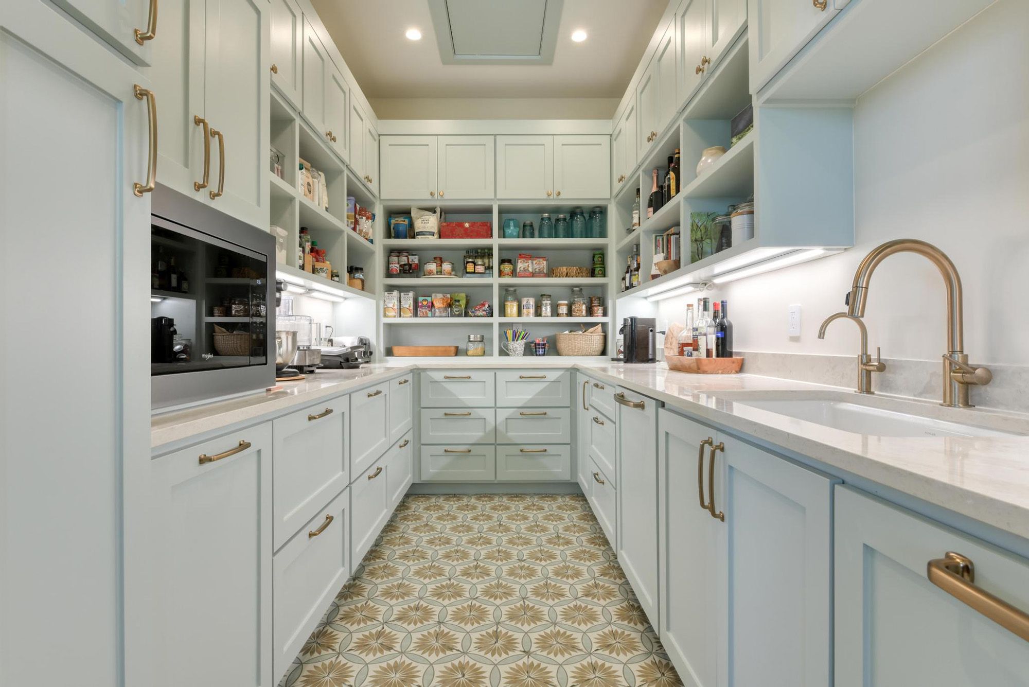 This gorgeous home has 7 bedrooms, 7 ensuite bathrooms, 2- ½ baths and a 4-car garage, Waring, Welfare, Texas