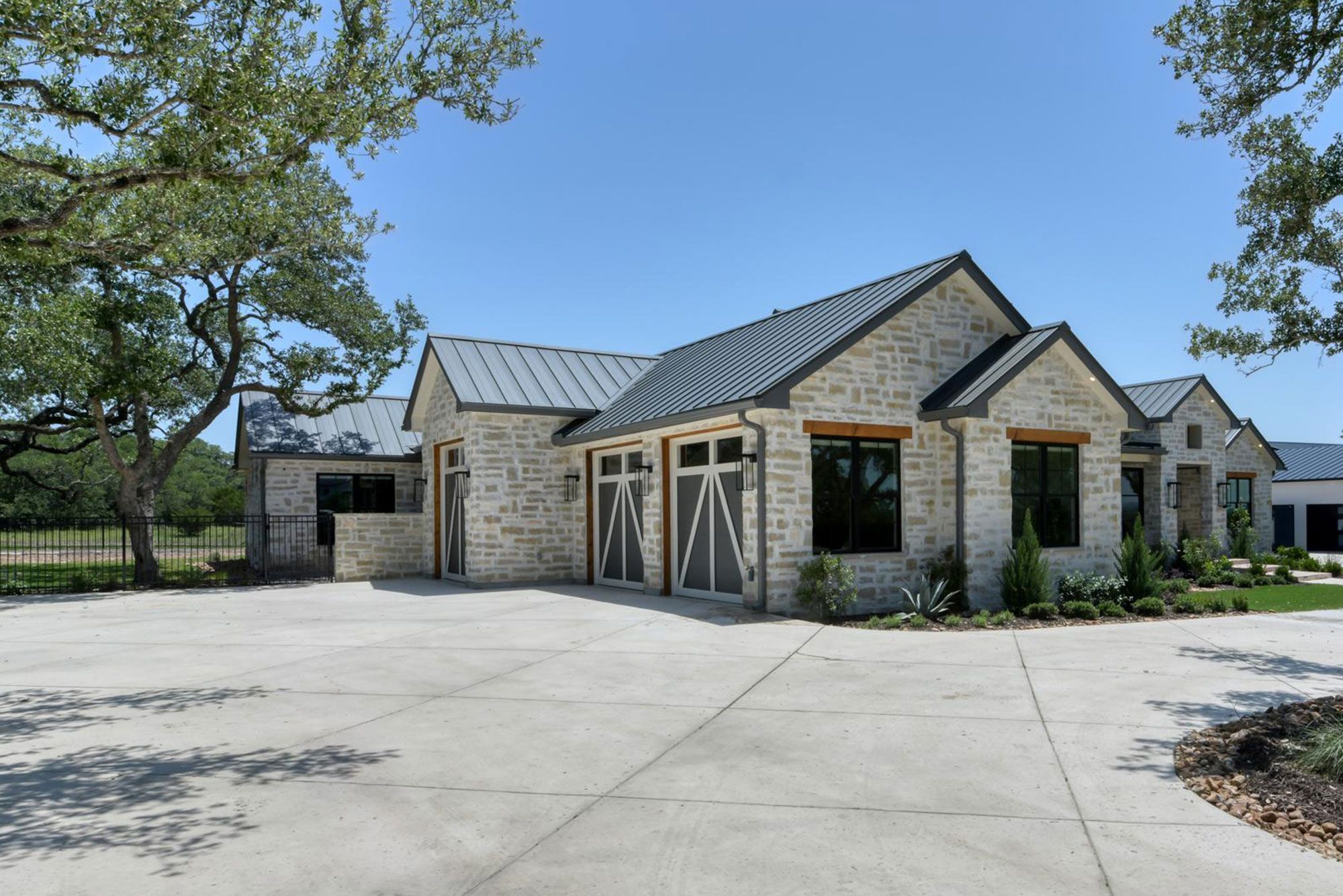 4 bedroom, 4 full bathrooms, 2 – ½ baths, 3 Car garage 1 study, Boerne Texas