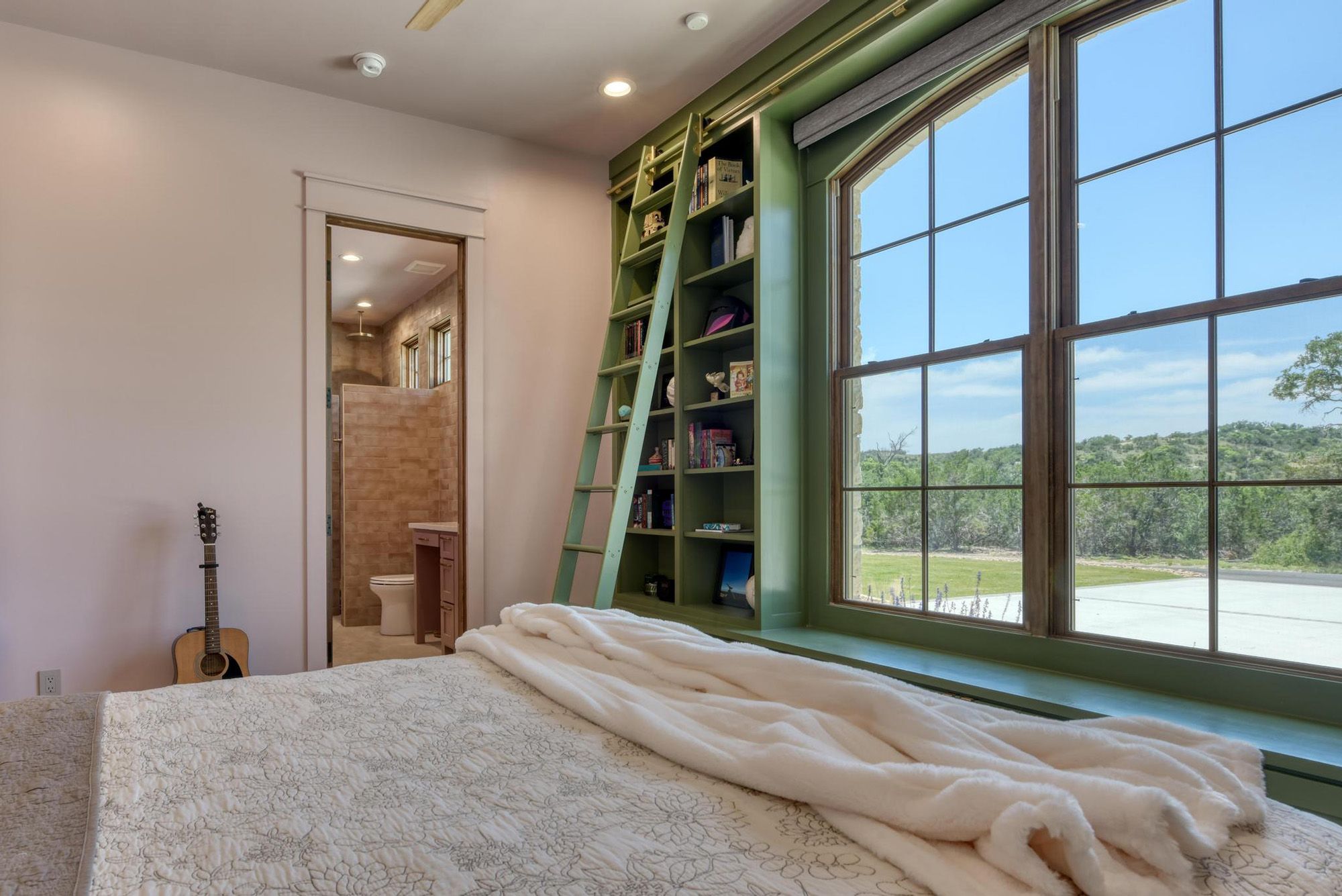 This gorgeous home has 7 bedrooms, 7 ensuite bathrooms, 2- ½ baths and a 4-car garage, Waring, Welfare, Texas