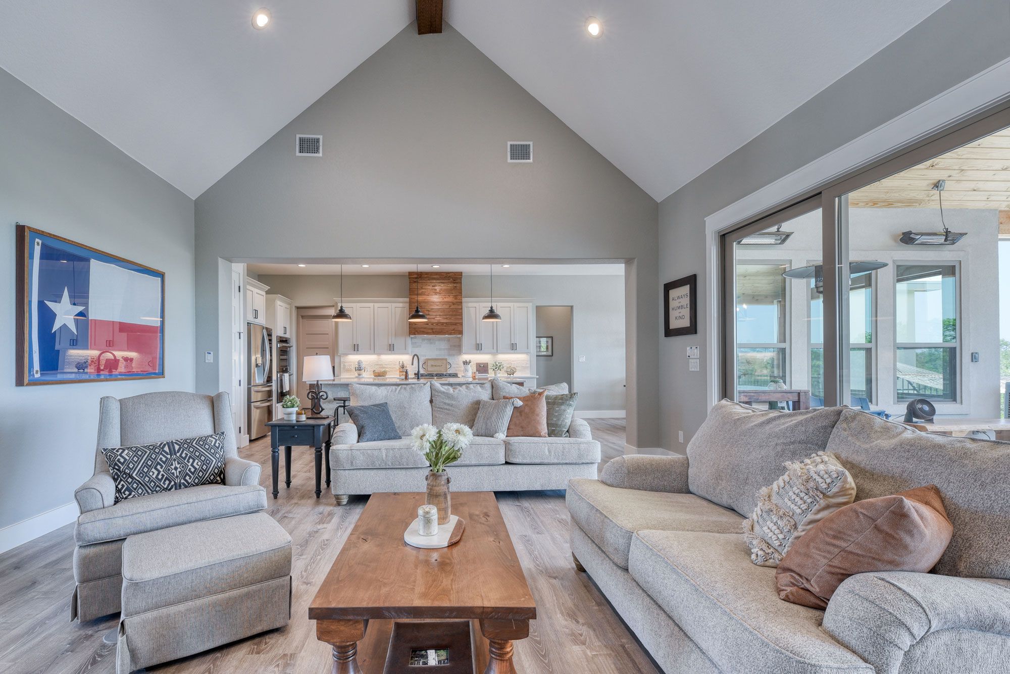 3 bedrooms and 2 1/2 baths Hill Country home. Open floor plan. Breathtaking views. Kendalia, Texas