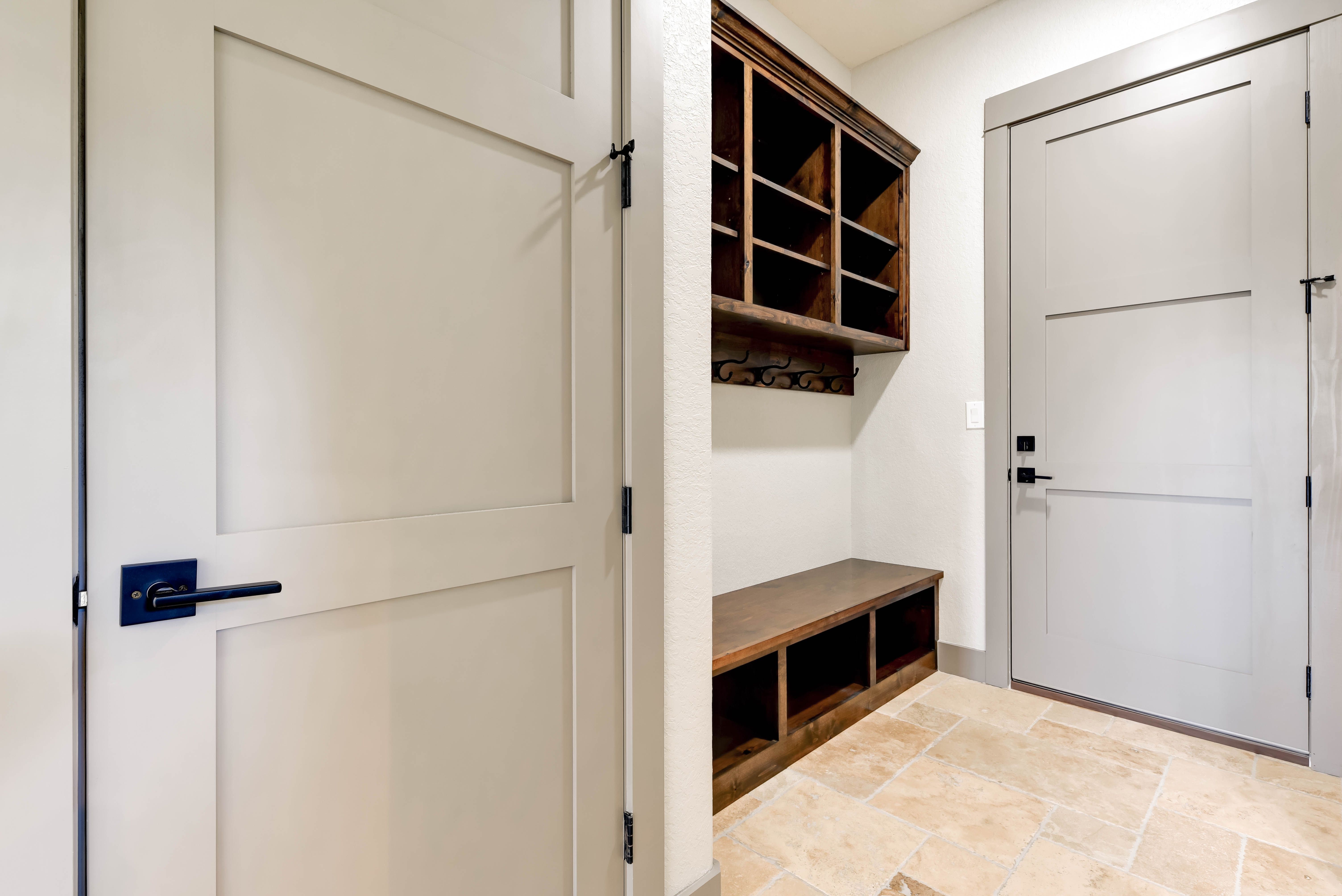 Canyon Lake contemporary farmhouse features 3 bedrooms, 2.5 baths