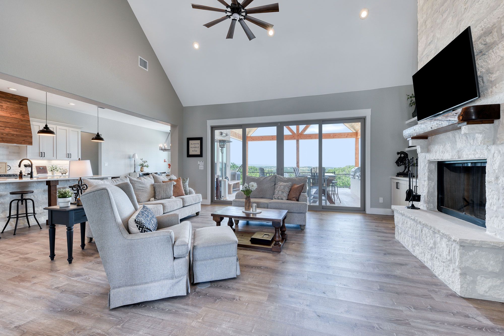 3 bedrooms and 2 1/2 baths Hill Country home. Open floor plan. Breathtaking views. Kendalia, Texas