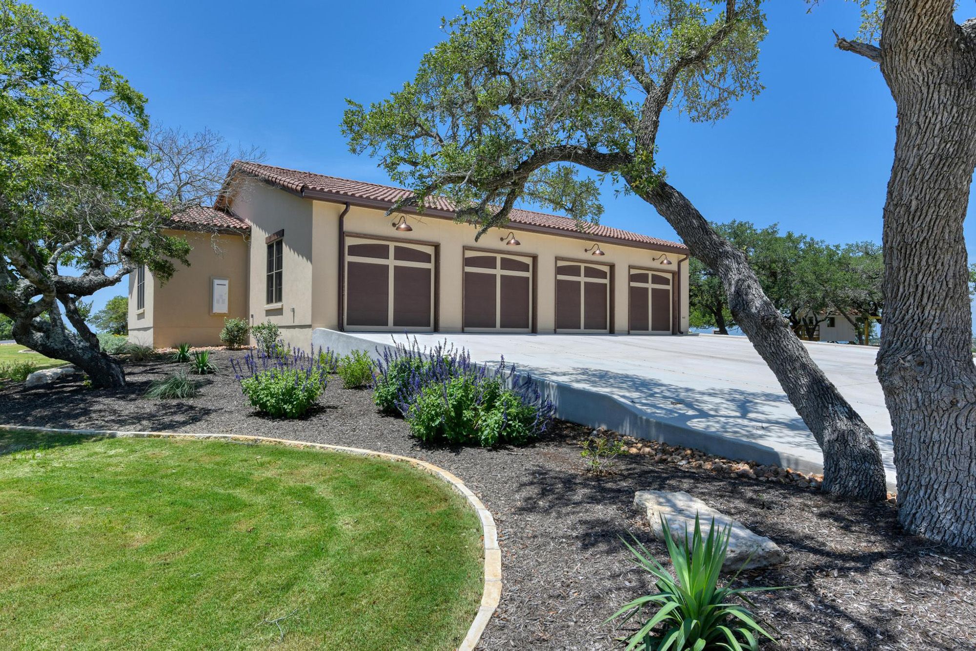 This gorgeous home has 7 bedrooms, 7 ensuite bathrooms, 2- ½ baths and a 4-car garage, Waring, Welfare, Texas