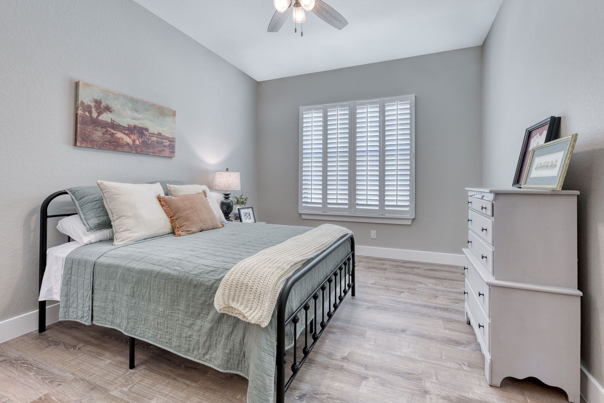 3 bedrooms and 2 1/2 baths Hill Country home. Open floor plan. Breathtaking views. Kendalia, Texas